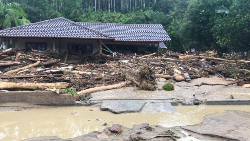 Enxurrada causa destruição e mortes em Presidente Getúlio 