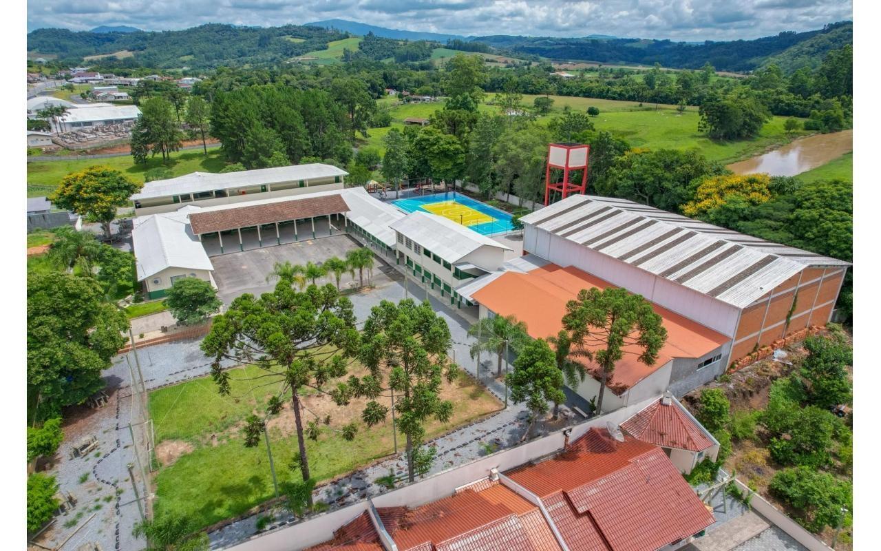 Equipe de escola de Ituporanga comemora colocação entre as melhores do Enem 2024 em SC