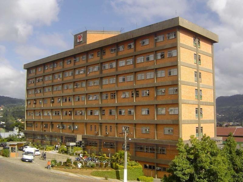 Equipe de neurocirurgiões passa a atender no Hospital Regional em Rio do Sul