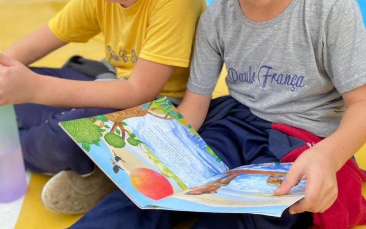 Escola de Educação Básica Vereador Paulo França no Cerro Negro desenvolve o projeto "Integração Literária"