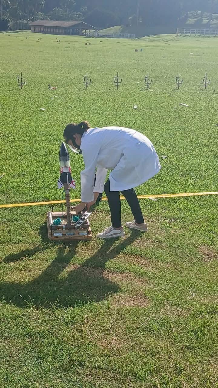 Escola de Leoberto Leal conquista ouro pela terceira vez em competição de foguetes