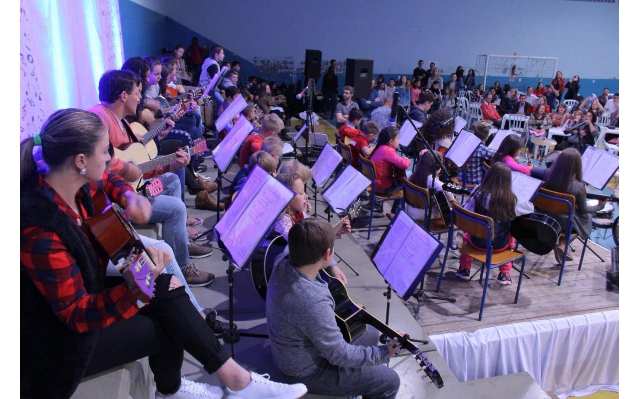 Escola de Música arrecada mais de R$ 4 mil com Canja Musical em Vidal Ramos