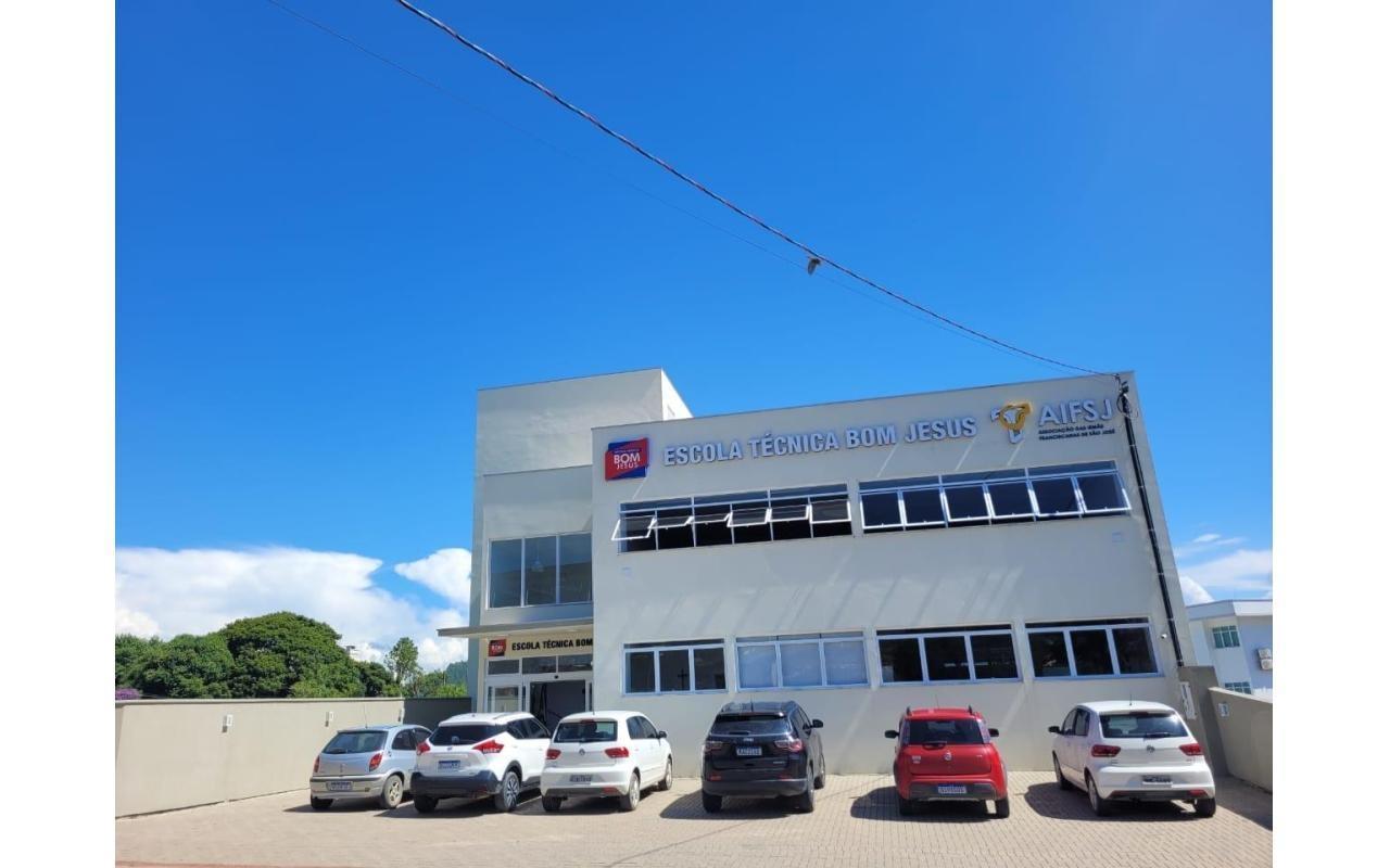 Escola Técnica Bom Jesus de Ituporanga realiza Mostra Técnica