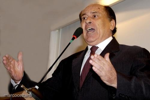 Ex-governador de SC Henrique Córdova morre aos 81 anos