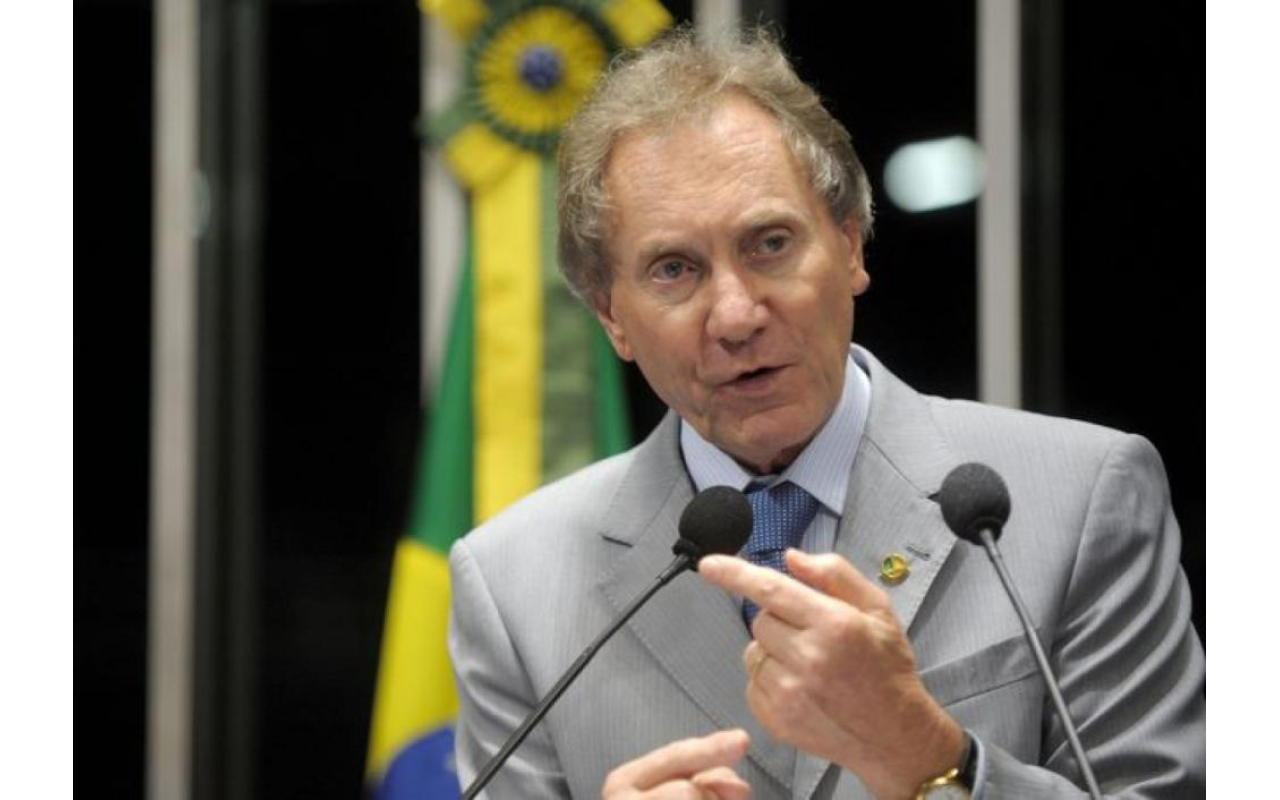 Ex-senador Casildo Maldaner é internado em estado grave em Florianópolis