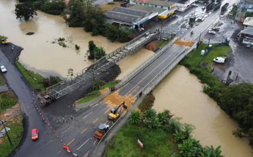 Exército prevê ponte provisória na BR-470 concluída no fim de semana