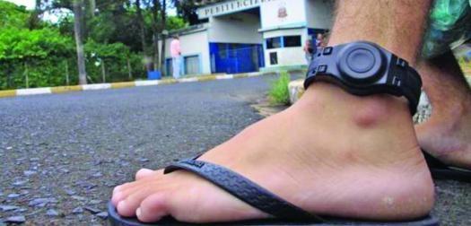 Estado testará controle de detentos com tornozeleiras