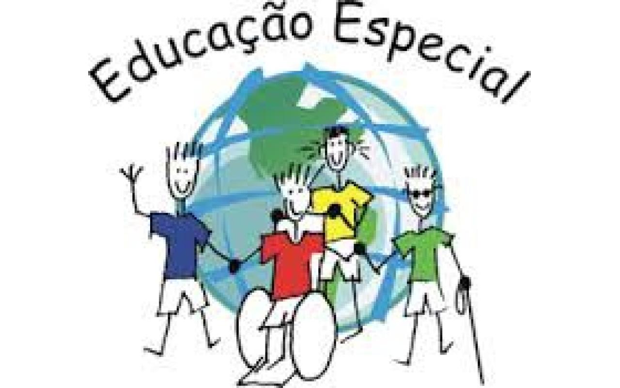 APAE realiza exposição de trabalhos de alunos autistas