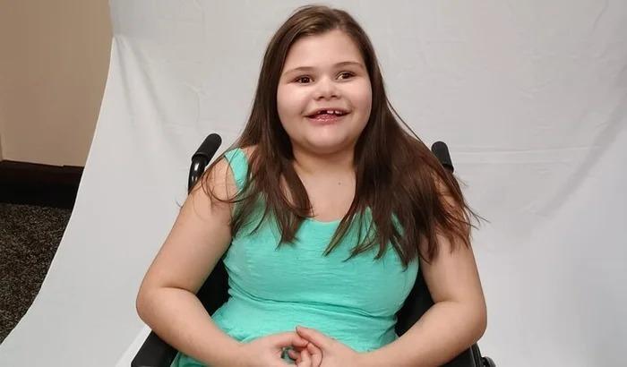 Família busca apoio para tratamento com células-tronco de menina
