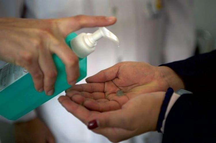 Farmácias de manipulação são autorizadas a fabricar álcool em gel 