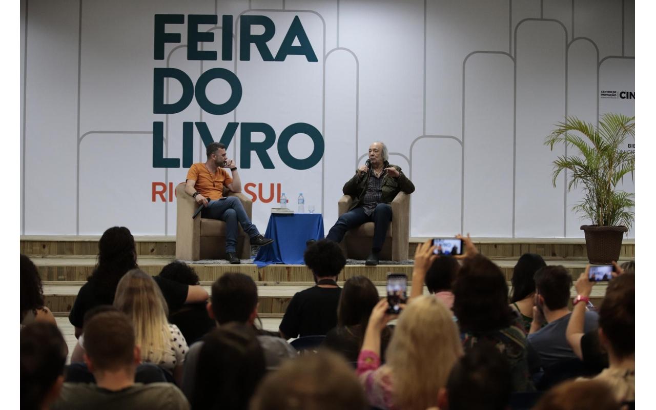 Feira do Livro de Rio do Sul recebe 13,5 mil visitantes