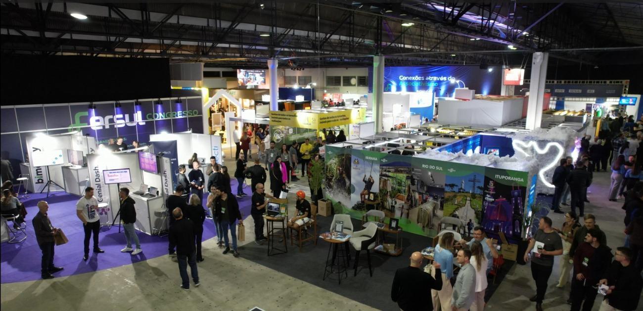 Fersul 2026 inicia montagem e terá mais de 150 expositores em Rio do Sul
