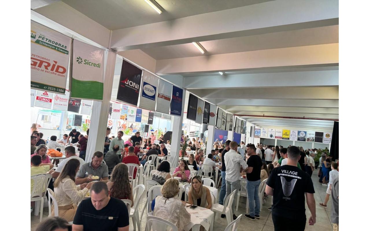 Festa da Matriz Santo Estevão em Ituporanga é sucesso de público