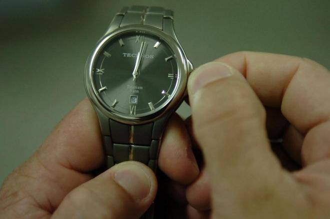 Fim do horário de verão: Relógios devem ser atrasados em um hora a partir da 0h de domingo (17)