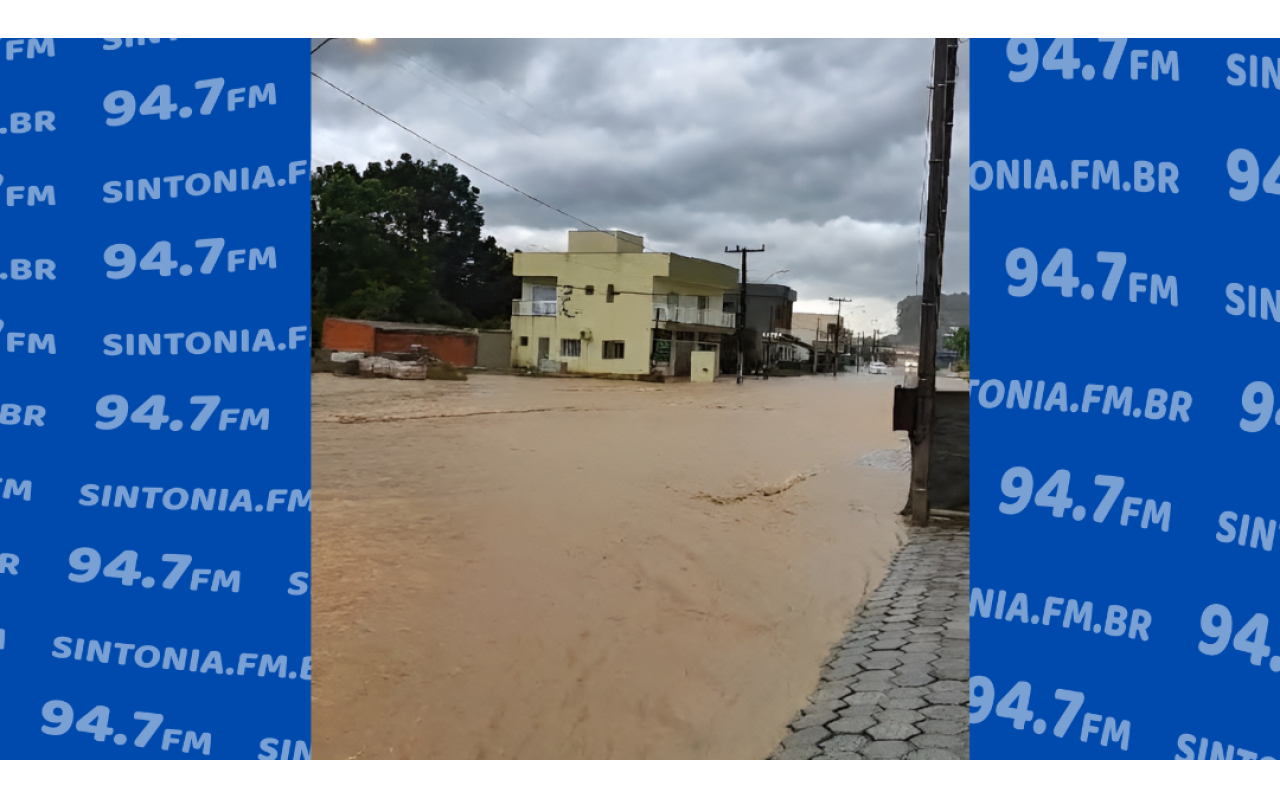 Fortes chuvas deixam o centro de Chapadão do Lageado alagado e causam grandes estragos no interior do município