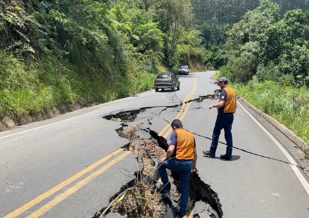 Geólogos de municípios catarinenses ajudam nos trabalhos de infraestrutura