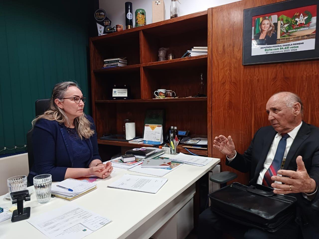 Prefeito Gervásio Maciel solicita diretamente na Defesa Civil Nacional, recursos para obras de recuperação após as chuvas