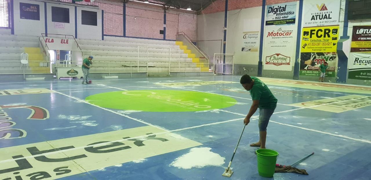 Ginásio Henrique Holetz em Ituporanga passa por melhorias 