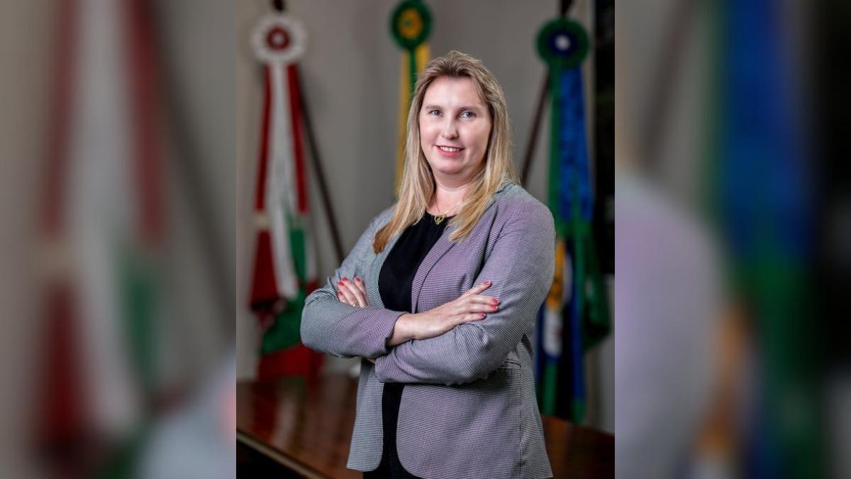 Golpistas se aproveitam de problema de saúde e fingem ser prefeita de SC para pedir dinheiro