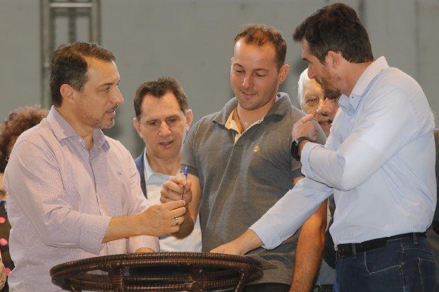 Governador abre Expofeira Nacional da Cebola e autoriza participação de agricultores no programa Terra Boa