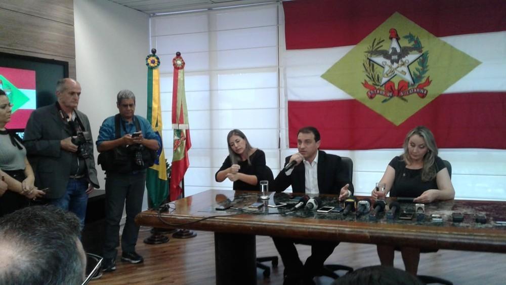 Governador de SC diz que dívida ativa é de R$ 700 milhões e anuncia medidas para reduzir despesas