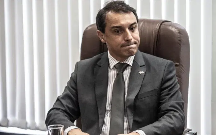 Governador Moisés está isolado por suspeita de reinfecção por Covid-19