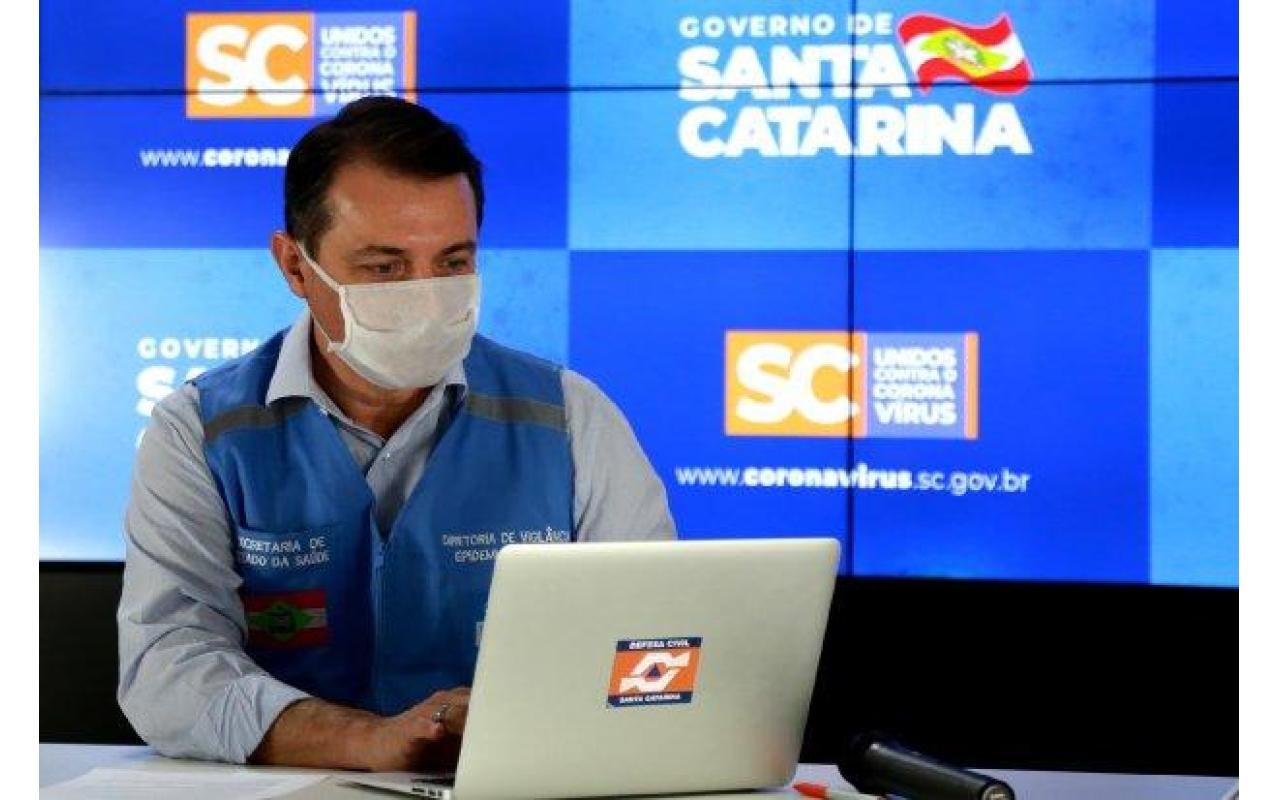 Governador sanciona leis que proíbem demissão de ACTs e cortes de energia elétrica e água durante a pandemia
