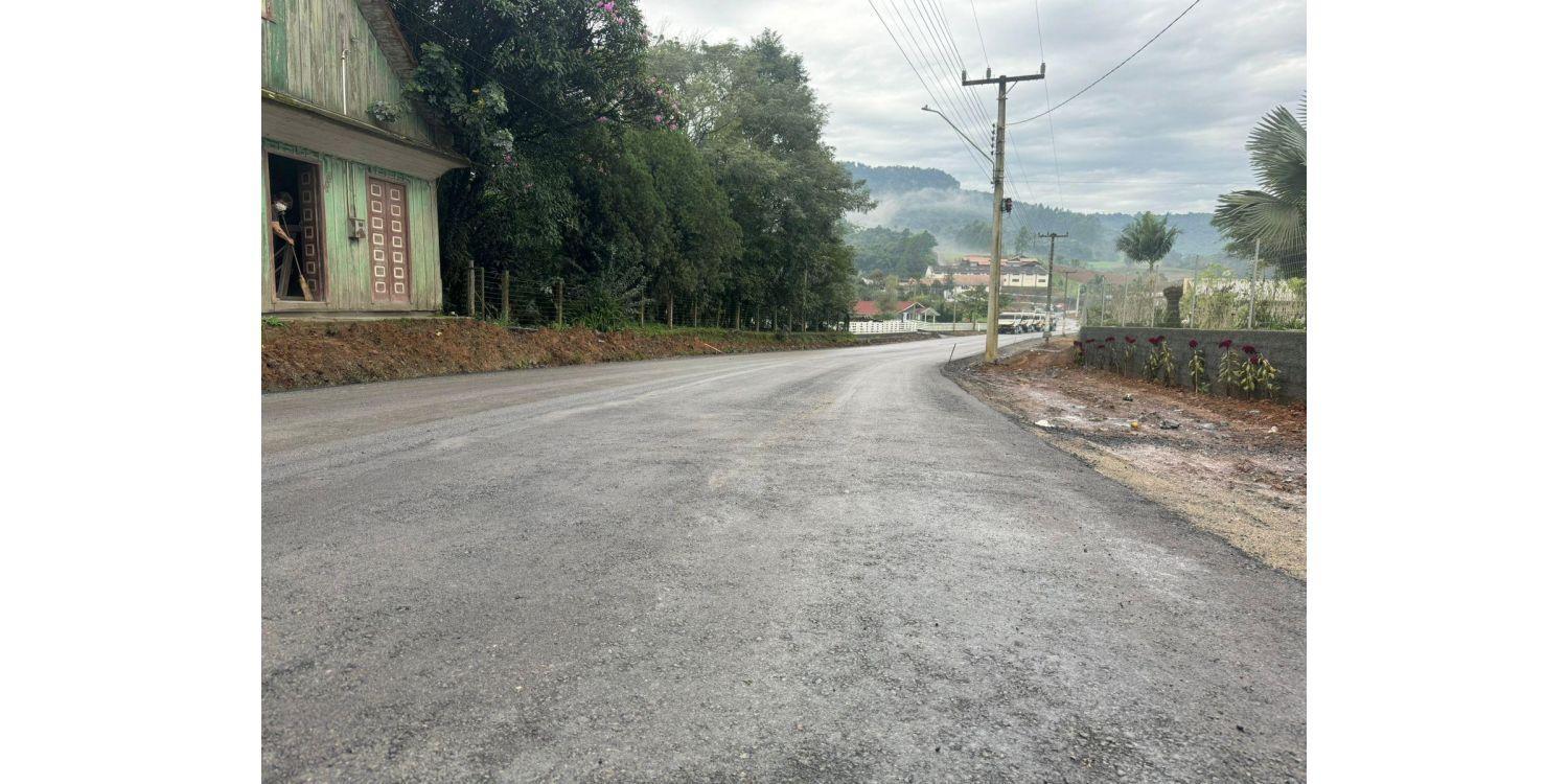 Governo de Ituporanga finaliza asfaltamento em Rio Batalha