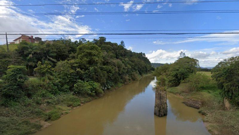 Governo de SC assina ordem de serviço para dragagem de rio em Rio do Oeste