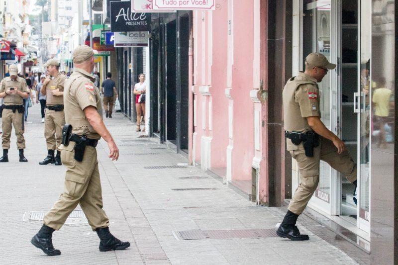 Governo de SC decreta novas restrições contra Covid-19 após definições do Coes