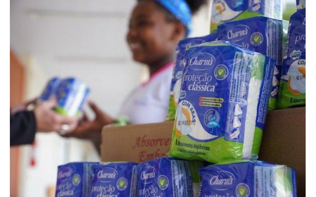 Governo de SC inicia distribuição de absorventes para 64 mil estudantes da rede estadual