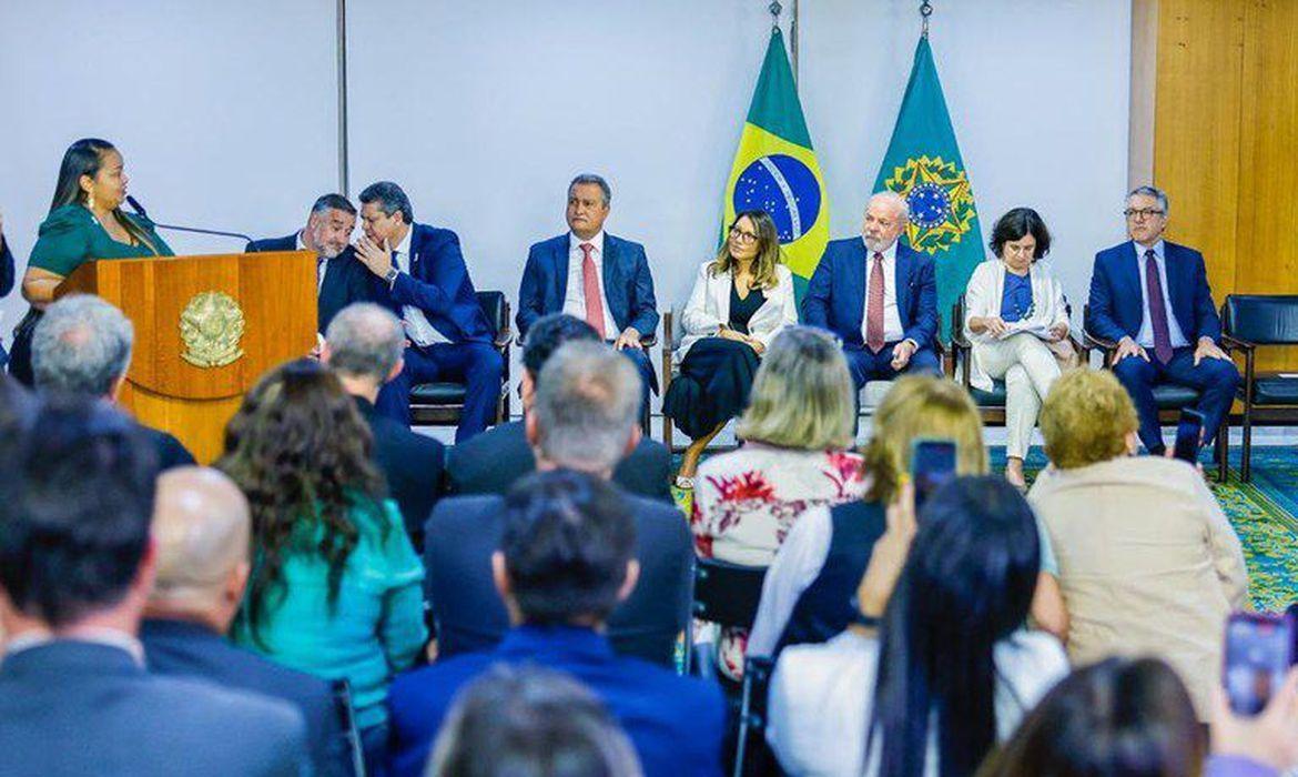 Governo federal garante piso da enfermagem 