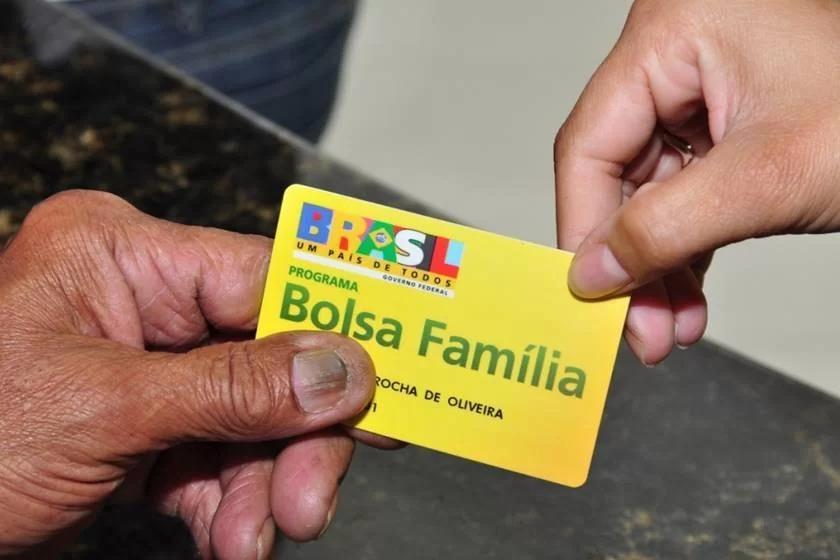 Governo federal vai revisar 7,5 milhões de benefícios do Bolsa Família