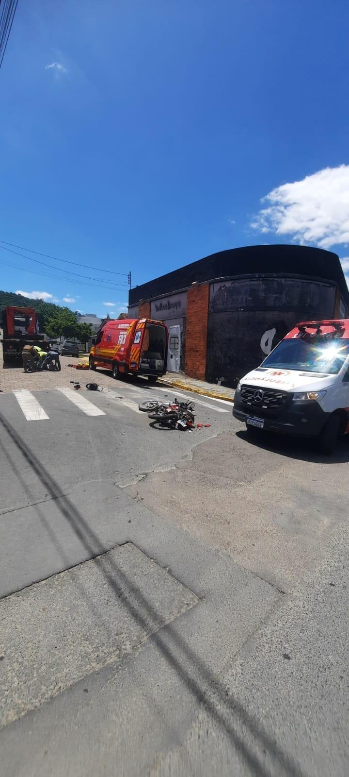 Grave acidente entre moto e caminhão deixa uma vítima fatal em Ituporanga