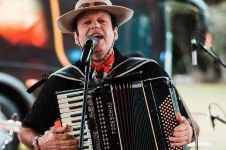Grupo Garotos de Ouro diz que morte do vocalista é "dor irreparável"