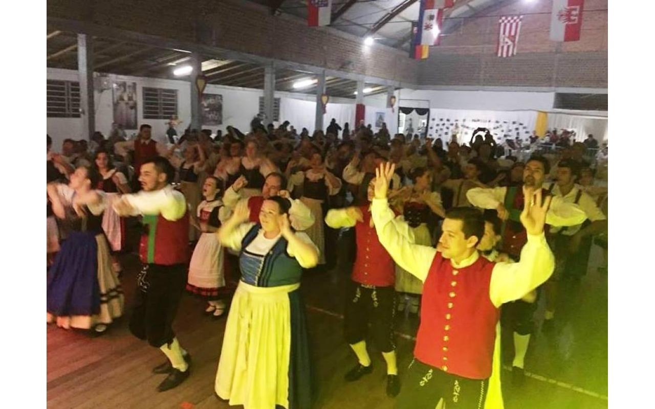 Grupo Verdes Agulhas promove o 6º Baile Alemão em Ituporanga