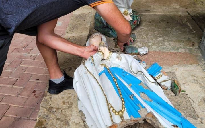 Gruta Nossa Senhora de Lourdes é alvo de vandalismo, santa foi quebrada na madrugada deste sábado