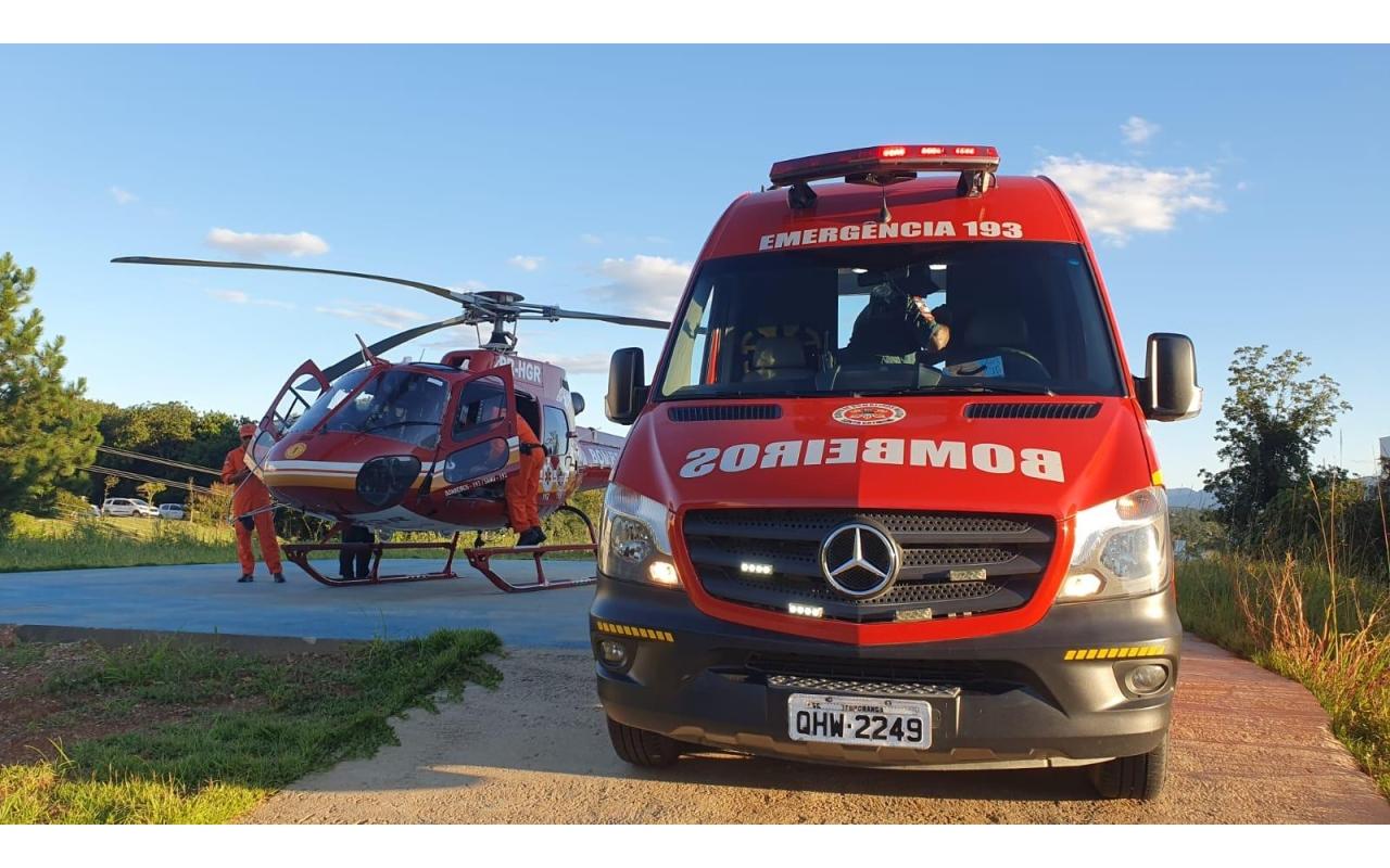 Helicóptero Arcanjo transfere paciente do Hospital Bom Jesus
