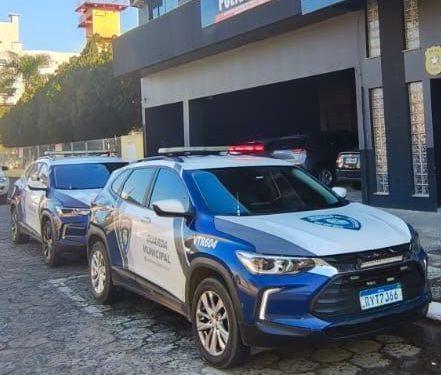Homem agride companheira em via pública e ameaça matar morador que tentou ajudar