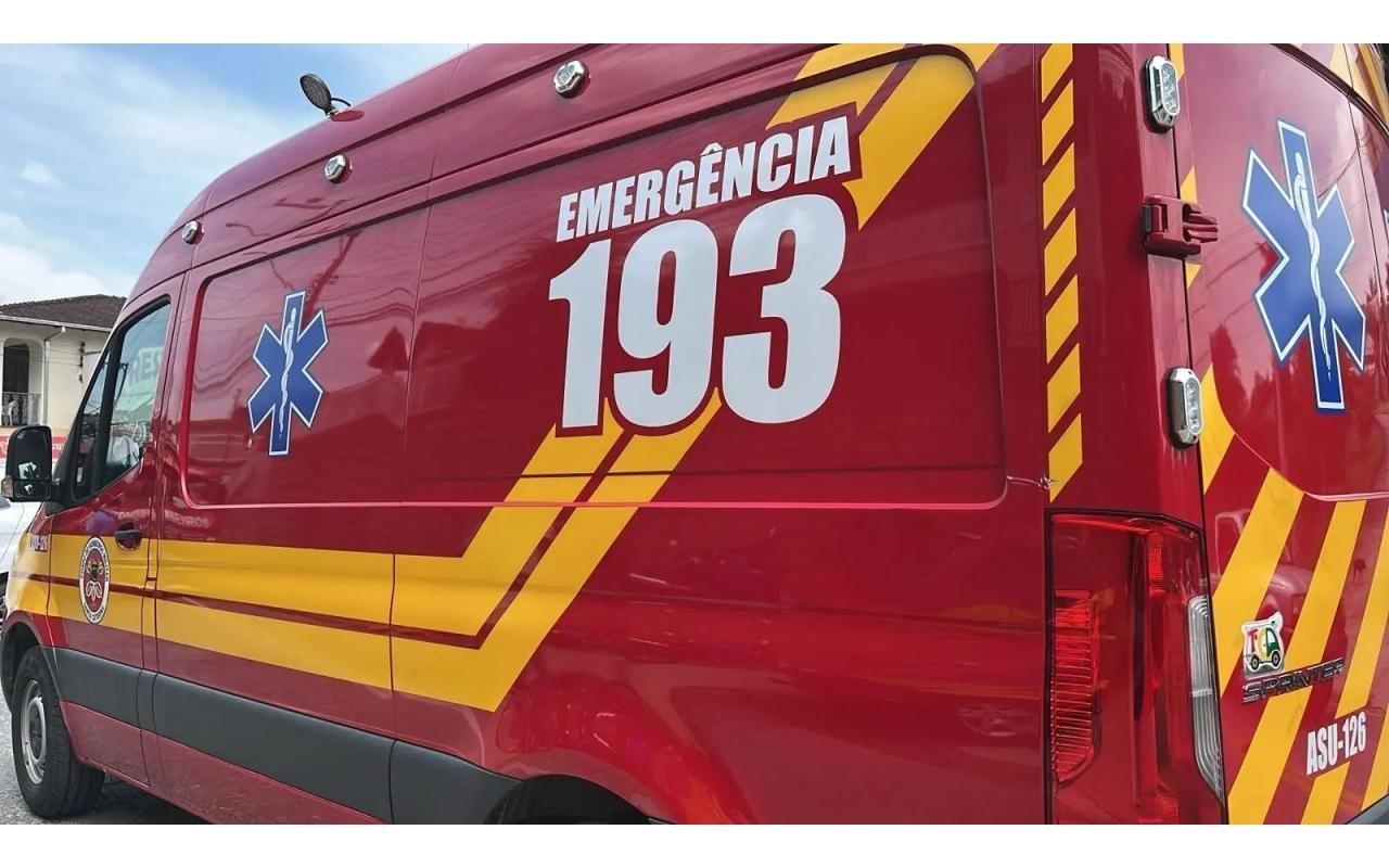 Homem cai em ribanceira de 30 metros e é resgatado pelos bombeiros em Taió