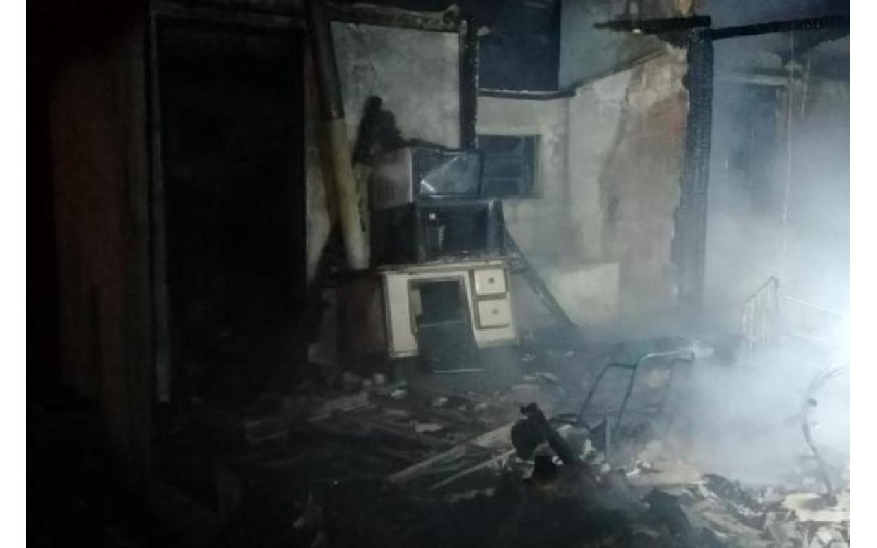Homem e duas crianças morrem carbonizadas após incêndio em Lages, na Serra de SC