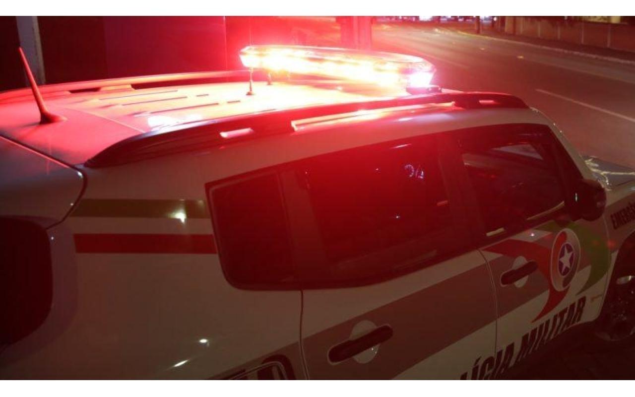 Homem é flagrado dirigindo embriagado após colidir na rodoviária de Imbuia
