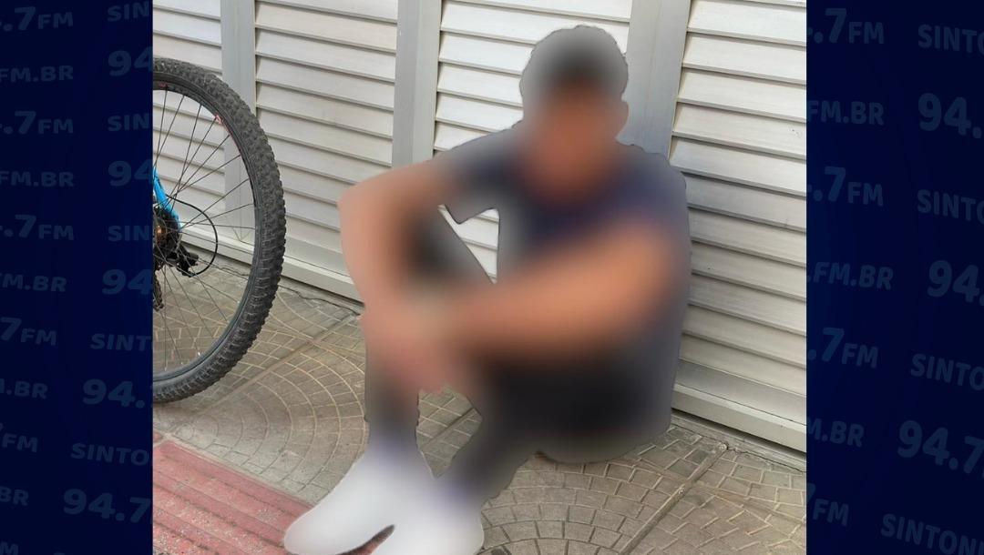 Homem é identificado e conduzido à delegacia após crime de importunação sexual