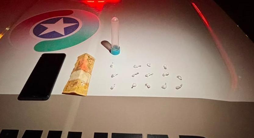 Homem é preso com 14 pedras de crack em Bom Retiro