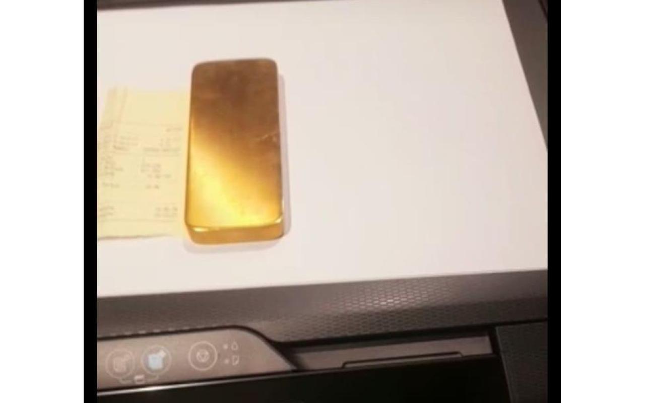 Homem é preso no Alto Vale após vender barra de ouro falsa a Argentinos