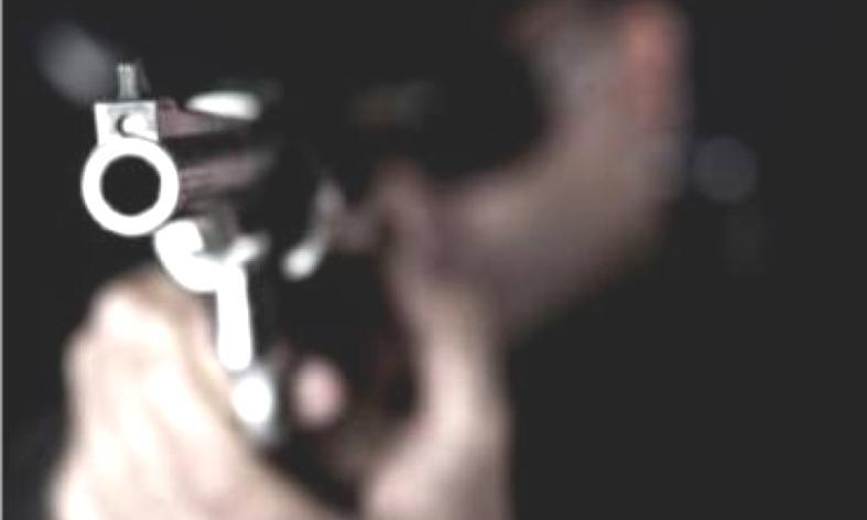 Homens armados invadem bar em Aurora