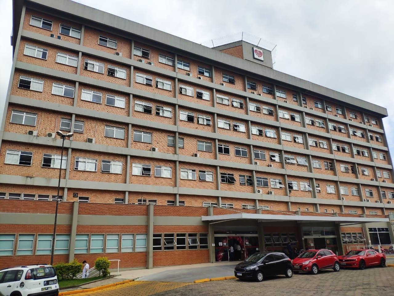 Hospital Regional Alto Vale poderá desativar leitos de UTI exclusivos para Covid-19