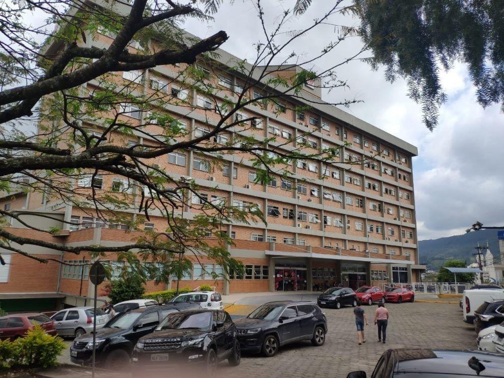 Hospital Regional Alto Vale volta a suspender as visitas a partir desta quinta-feira (19) 