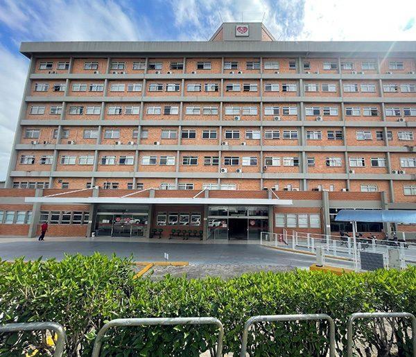 Hospital Regional completa 32 anos e projeta radioterapia, novos leitos e torre