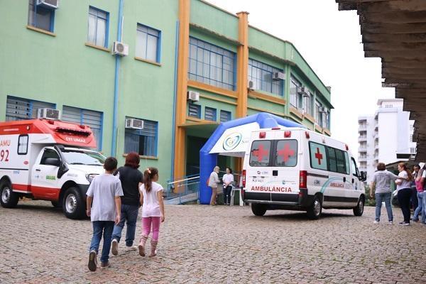 Hospital Regional e Renal Vida recebem a escritura do espaço onde atualmente funciona a Policlínica